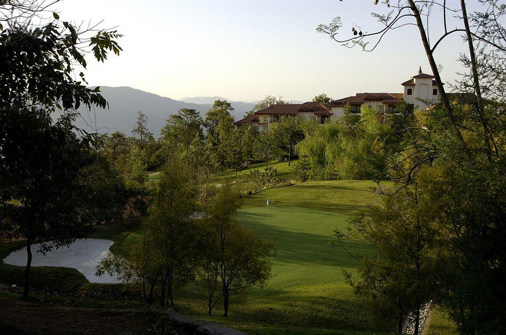 Hotel Ananda In The Himalayas Rishīkesh Zewnętrze zdjęcie